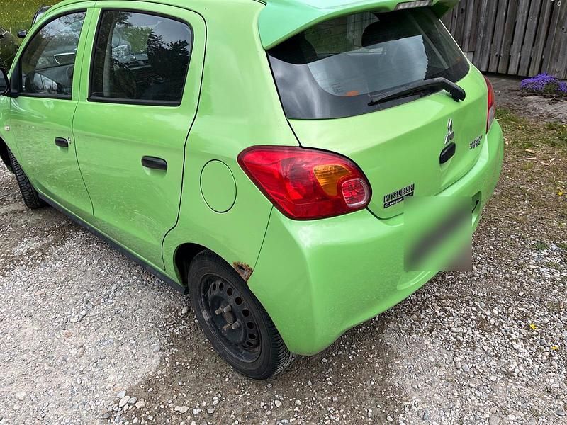 Gebraucht Mitsubishi Space Star 69 PS (50 kW) 2013 Grün Van / Kleinbus