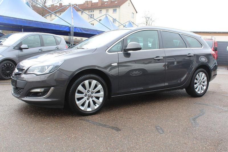 Gebraucht Opel Astra Innovation 165 PS (121 kW) 2013 Grau Kombi