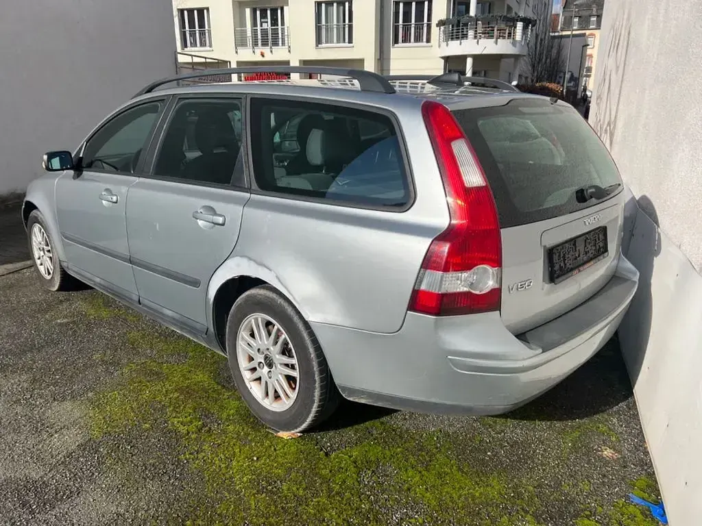 Second-hand Volvo V50 Kinetic 125 CP (91 kW) 2006 Argintiu Break
