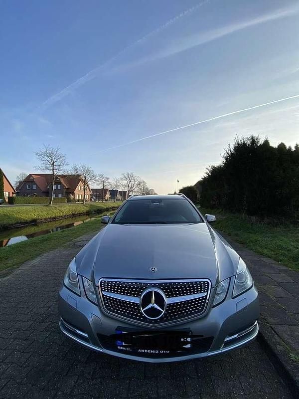 Gebraucht Mercedes E250 Avantgarde 204 PS (150 kW) 2012 Kombi