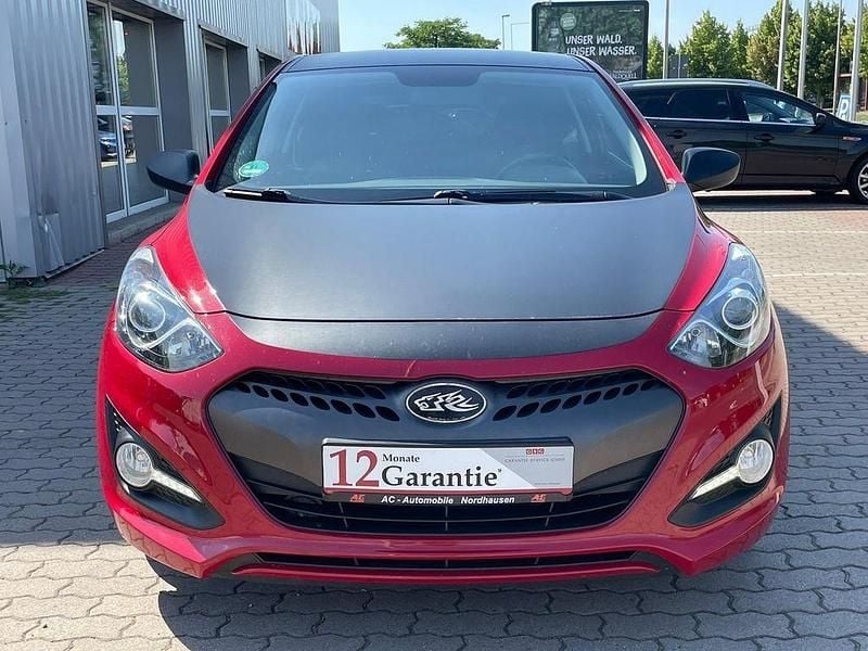 Gebraucht Hyundai i30 Classic 99 PS (72 kW) 2014 Rot Limousine
