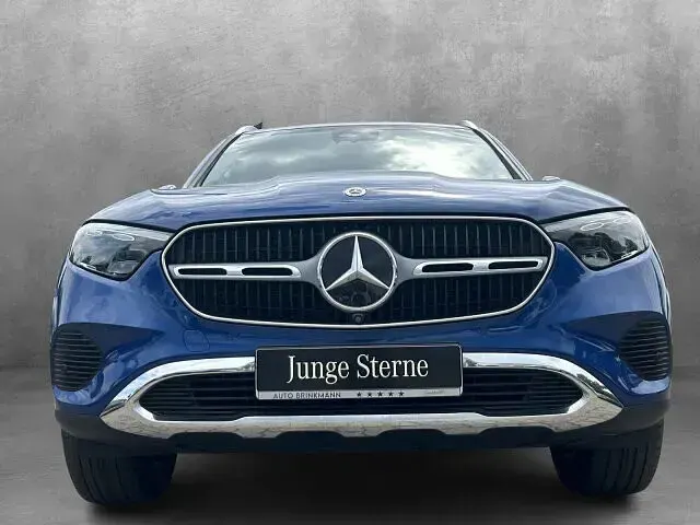 Gebraucht Mercedes GLC300e 204 PS (150 kW) 2023 Metalliclack spektralblau SUV