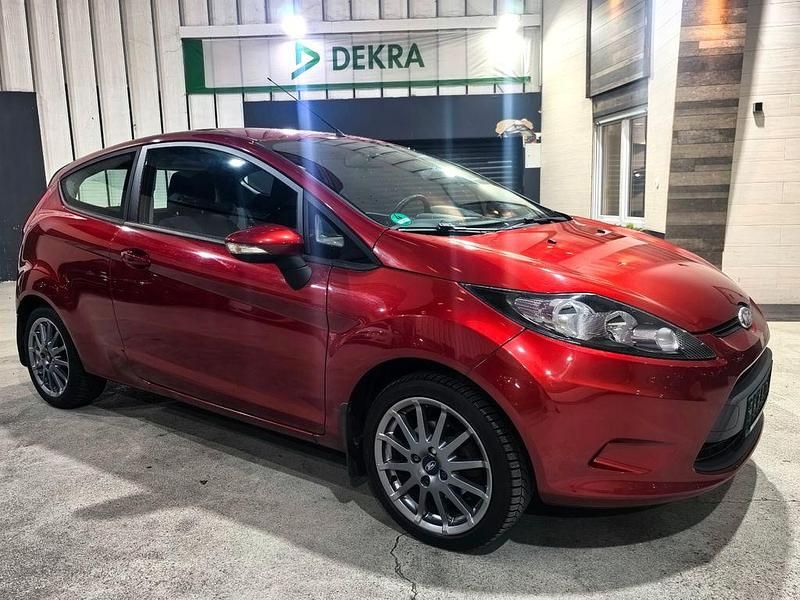 Gebraucht Ford Fiesta 60 PS (44 kW) 2009 Rot Kleinwagen