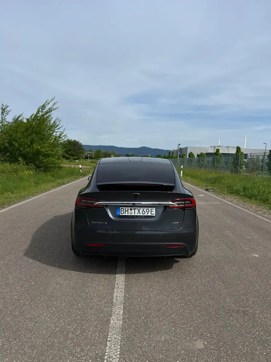 Usado Tesla Model X 328 kW (446 CV) 2019 Gris SUV