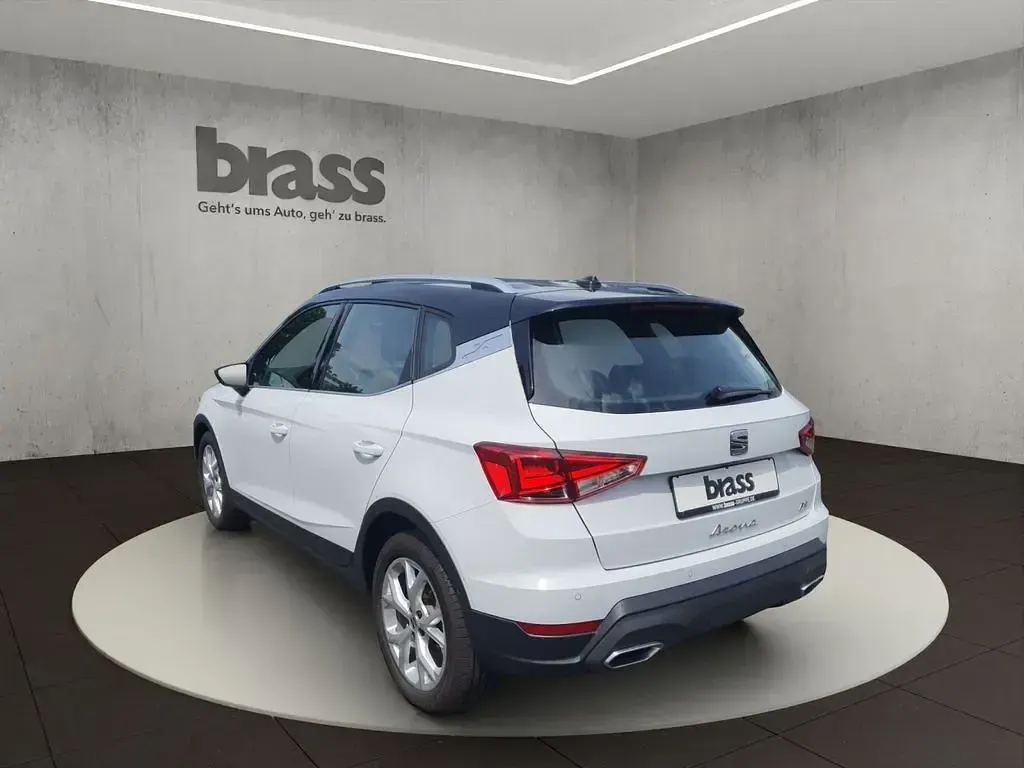 Gebraucht Seat Arona FR 116 PS (85 kW) 2024 Nevada weiß metallic / midnight schwarz metallic SUV