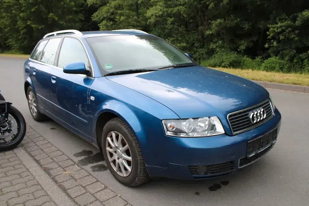 Gebraucht Audi A4 150 PS (110 kW) 2003 Blau Kombi