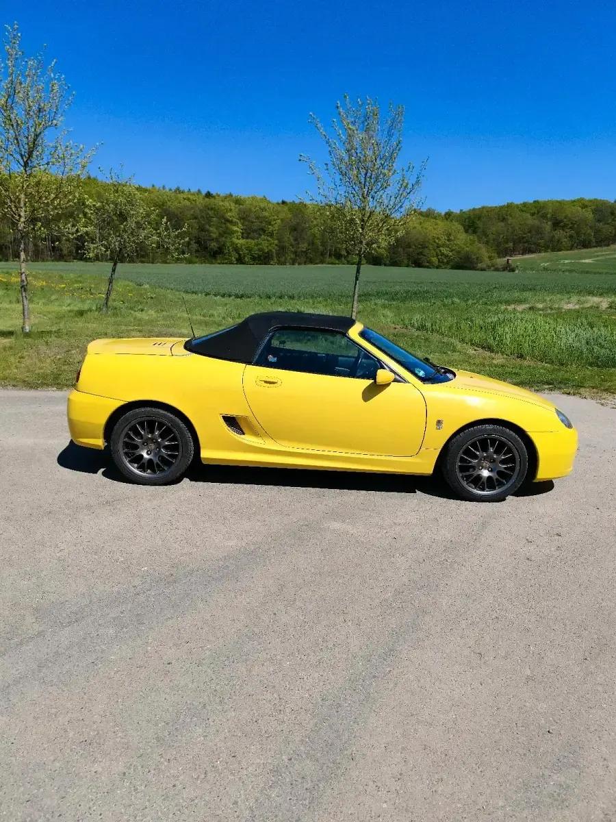 Käytetty MG TF 136 HP (100 kW) 2003 Keltainen Avoauto