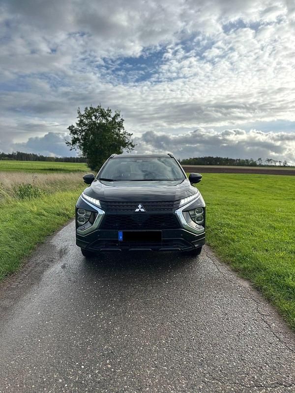 Gebraucht Mitsubishi Eclipse Cross Plus 188 PS (138 kW) 2022 Schwarz SUV