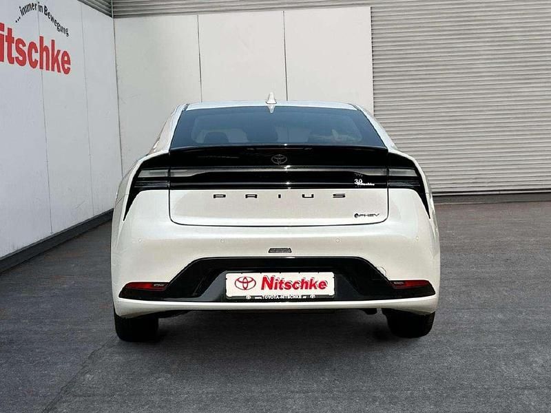Gebraucht Toyota Prius Executive 223 PS (164 kW) 2023 Platinumweiß perleffekt Kleinwagen