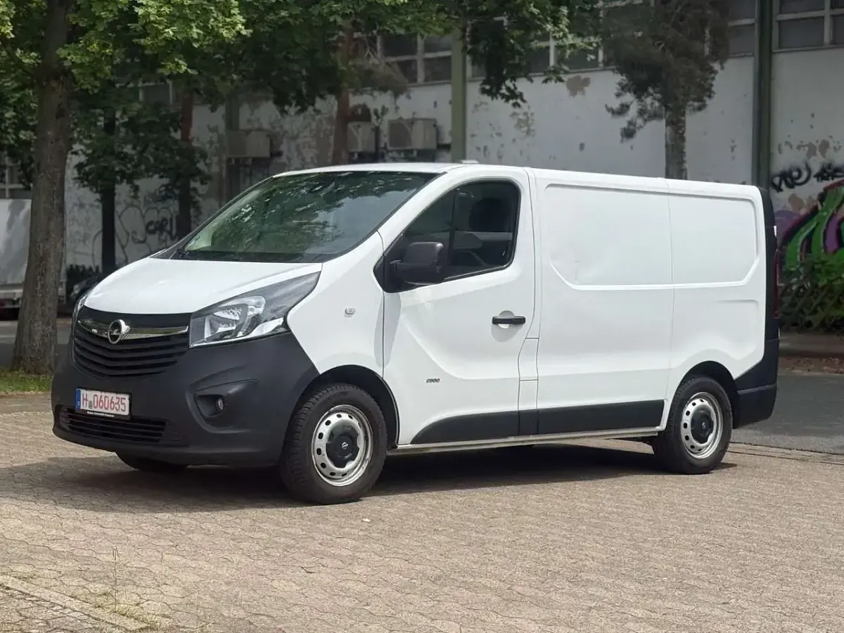 Gebraucht Opel Vivaro 120 PS (88 kW) 2017 Weiß Van / Kleinbus