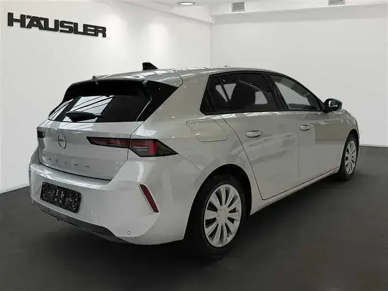 Gebraucht Opel Astra Elegance 131 PS (96 kW) 2023 Kristall silber Limousine