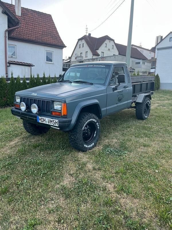 Grau Gebraucht 1991 Jeep Comanche Abholung | 16.900 € - Bild 1/4