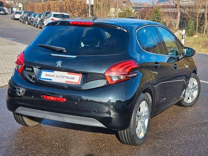 Gebraucht Peugeot 208 Allure 110 PS (80 kW) 2019 Schwarz Kleinwagen