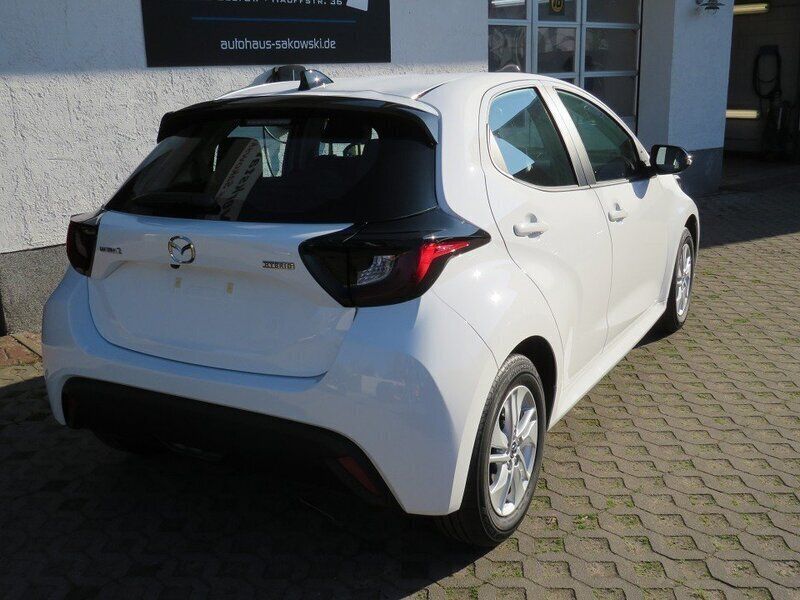 Neu Mazda 2 Center-Line 116 PS (85 kW) 2025 Weiß Limousine