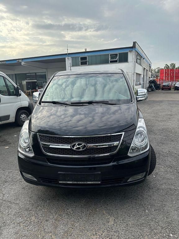 Schwarz Gebraucht 2011 Hyundai H-1 Van / Kleinbus | 9.000 € (Fairer Preis) - Bild 1/4