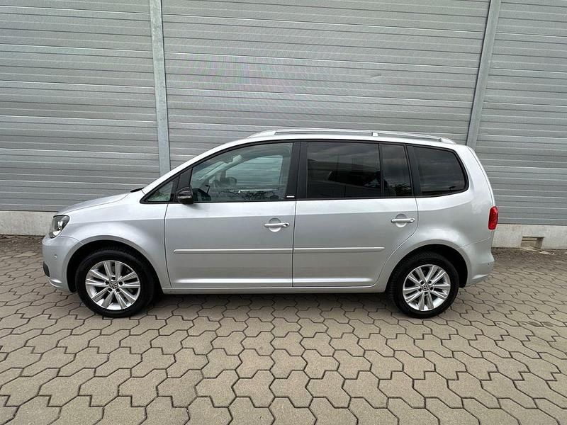 Gebraucht VW Touran Style 105 PS (77 kW) 2011 Silber Van / Kleinbus