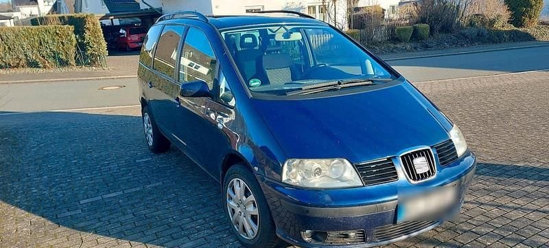 Blau Gebraucht 2004 Seat Alhambra Sport Van / Kleinbus | 2.550 € (Fairer Preis) - Bild 1/4