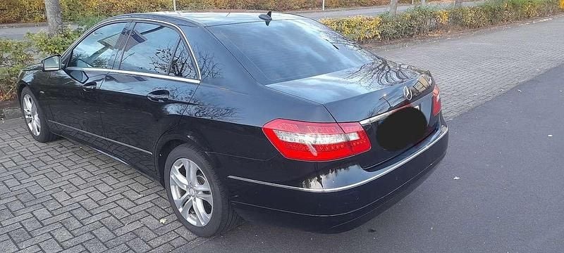 Gebraucht Mercedes E220 Avantgarde 170 PS (125 kW) 2009 Limousine