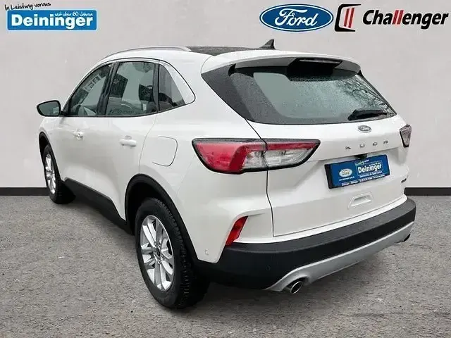 Używany Ford Kuga Titanium 224 KM (164 kW) 2022 Biały SUV