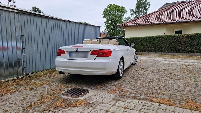 Gebraucht BMW 328 Cabriolet 234 PS (172 kW) 2011 Weiß Cabrio