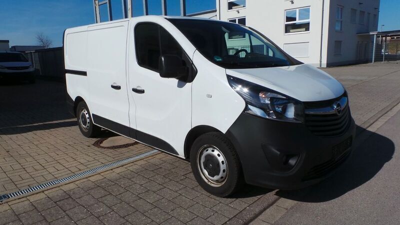 Weiß Gebraucht 2018 Opel Vivaro Van | 14.900 € (Fairer Preis) - Bild 1/4