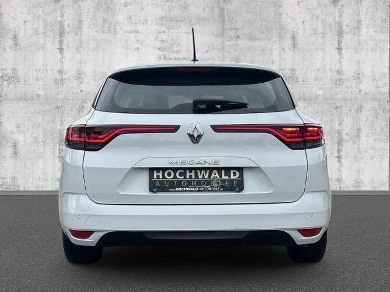 Gebraucht Renault Mégane IV Equilibre 116 PS (85 kW) 2022 Weiß Limousine