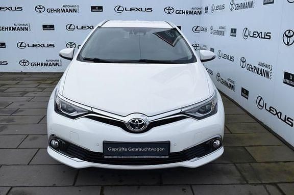 Gebraucht Toyota Auris Basis 116 PS (85 kW) 2017 Schneeweiß