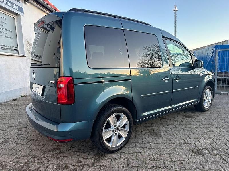 Gebraucht VW Caddy Comfortline 125 PS (91 kW) 2017 Grün Van / Kleinbus