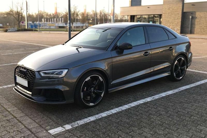 Gebraucht Audi RS3 Comfort 400 PS (294 kW) 2018 Grau Limousine
