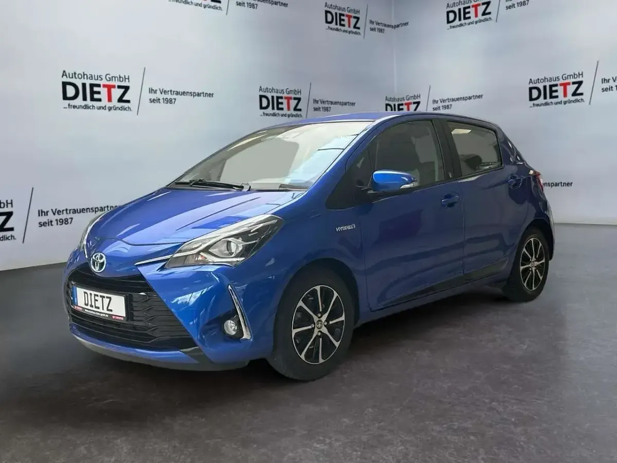 Gebraucht Toyota Yaris Team 75 PS (55 kW) 2018 Nebula blue Limousine