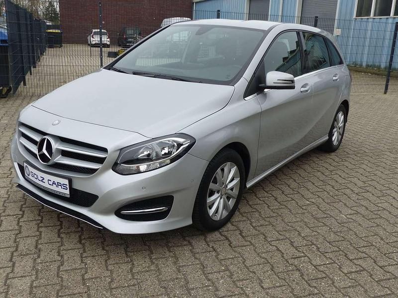 Gebraucht Mercedes B180 122 PS (89 kW) 2016 Polarsilber  metalliclack Van / Kleinbus