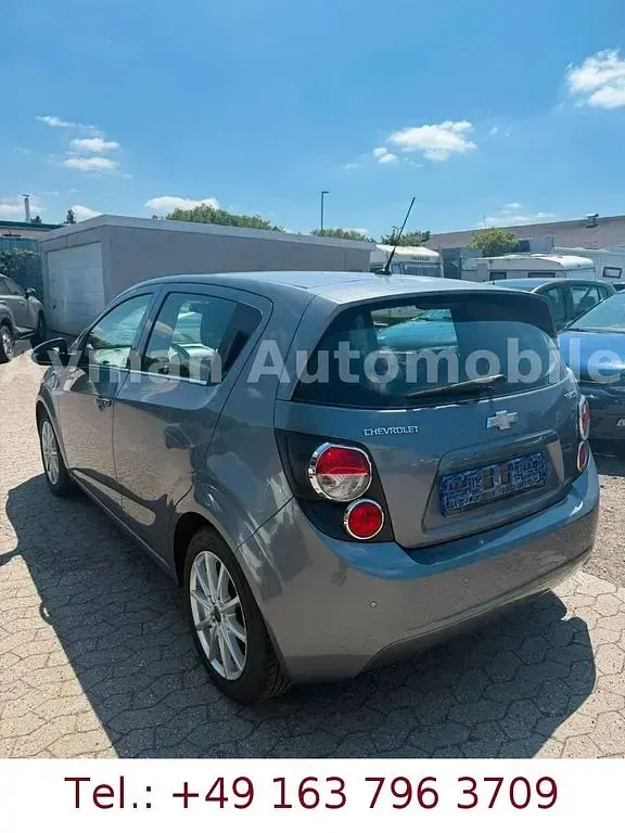 Gebraucht Chevrolet Aveo 95 PS (69 kW) 2014 Grau Limousine