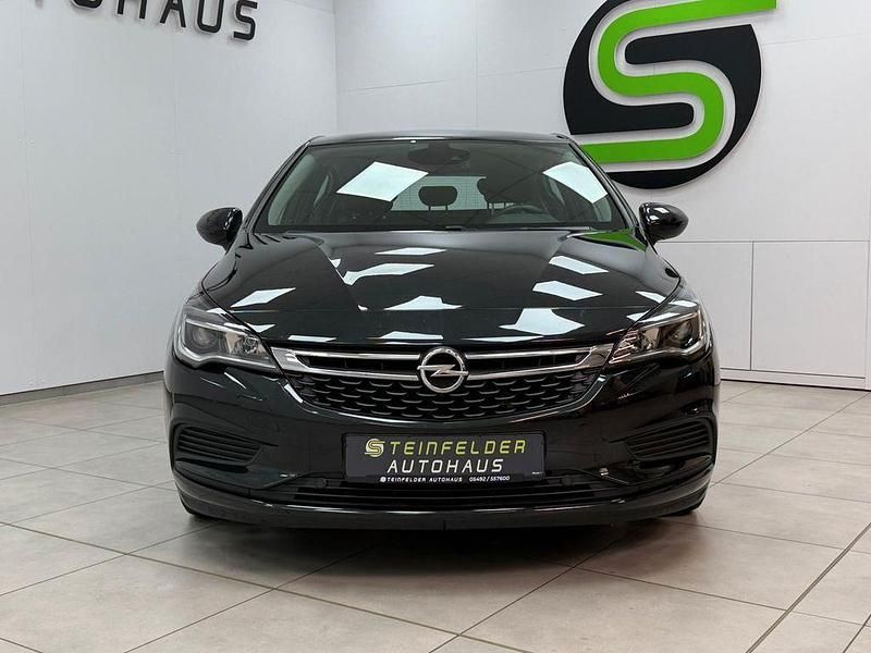 Gebraucht Opel Astra Edition 125 PS (91 kW) 2016 Schwarz Limousine