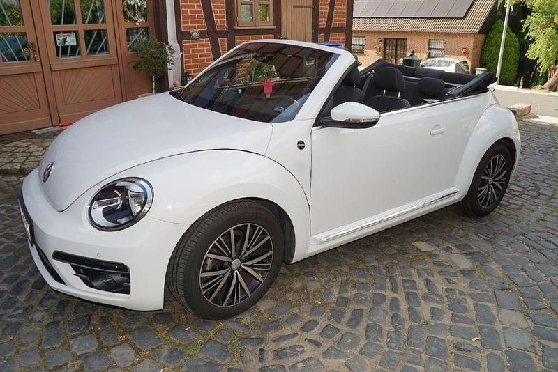 Weiß Gebraucht 2018 VW Beetle Sound Cabrio | 20.500 € (Fairer Preis) - Bild 1/4