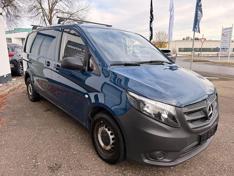 Second-hand Mercedes Vito 136 CP (100 kW) 2017 Albastru Van