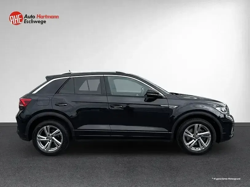 Gebraucht VW T-Roc R-line 150 PS (110 kW) 2023 Deep black perleffek (metallic) SUV