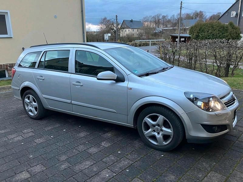Gebraucht Opel Astra 110 PS (80 kW) 2009 Grau Kombi