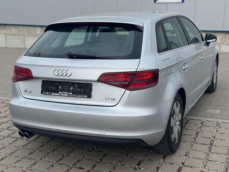 Gebraucht Audi A3 Ambiente 140 PS (102 kW) 2013 Silber Limousine