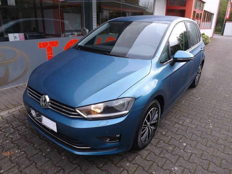 Blau Gebraucht 2017 VW Golf VII Allstar Limousine | 13.950 € (Fairer Preis) - Bild 1/4