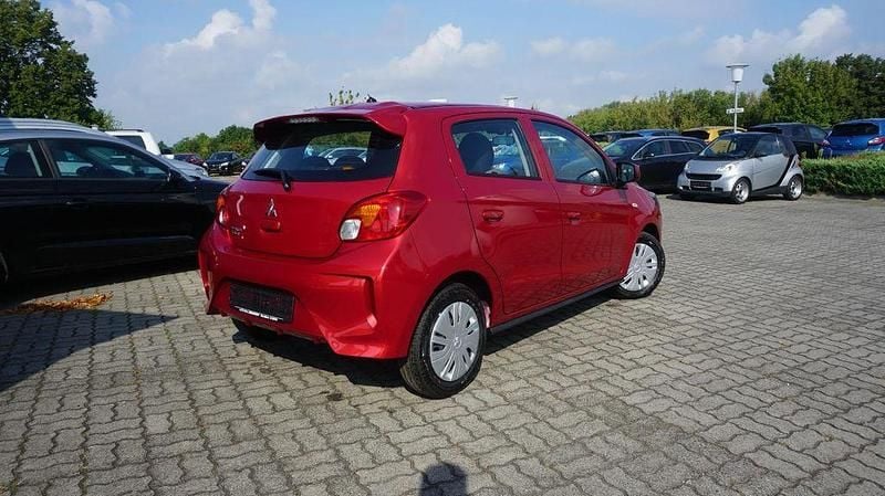 Neu Mitsubishi Space Star Select 71 PS (52 kW) 2025 Rot Limousine