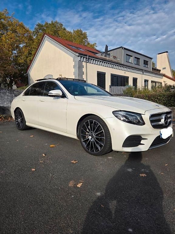 Gebraucht Mercedes E350 AMG line 258 PS (189 kW) 2017 Weiß Limousine
