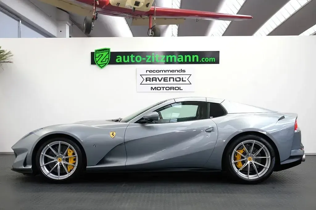 Gebraucht Ferrari 812 795 PS (584 kW) 2024 Grau Cabrio
