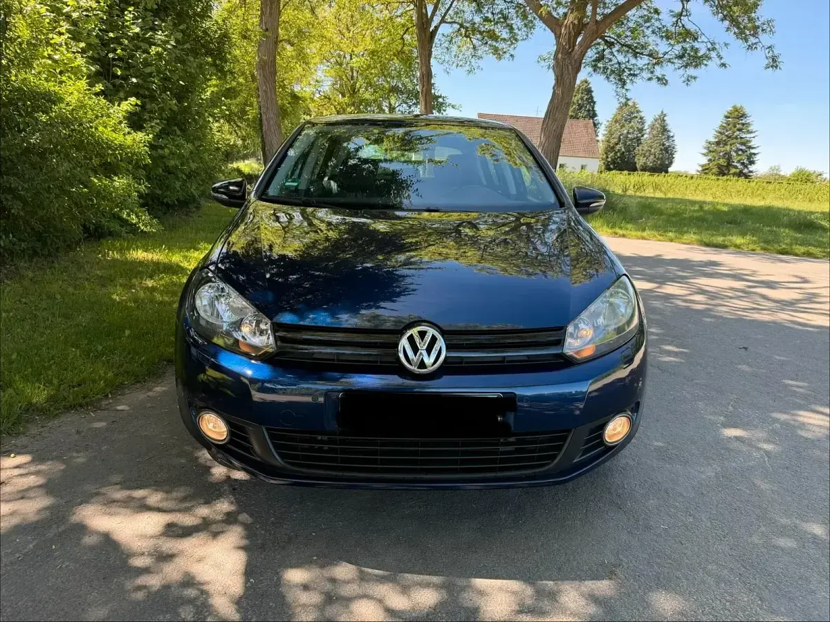 Gebraucht VW Golf VII Edition 105 PS (77 kW) 2012 Blau Kleinwagen