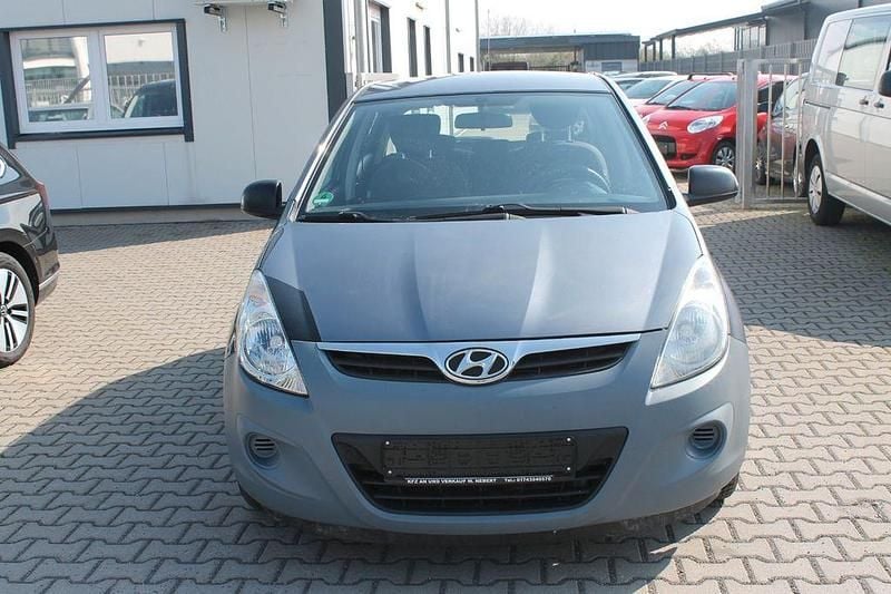 Gebraucht Hyundai i20 77 PS (56 kW) 2010 Grau Kleinwagen