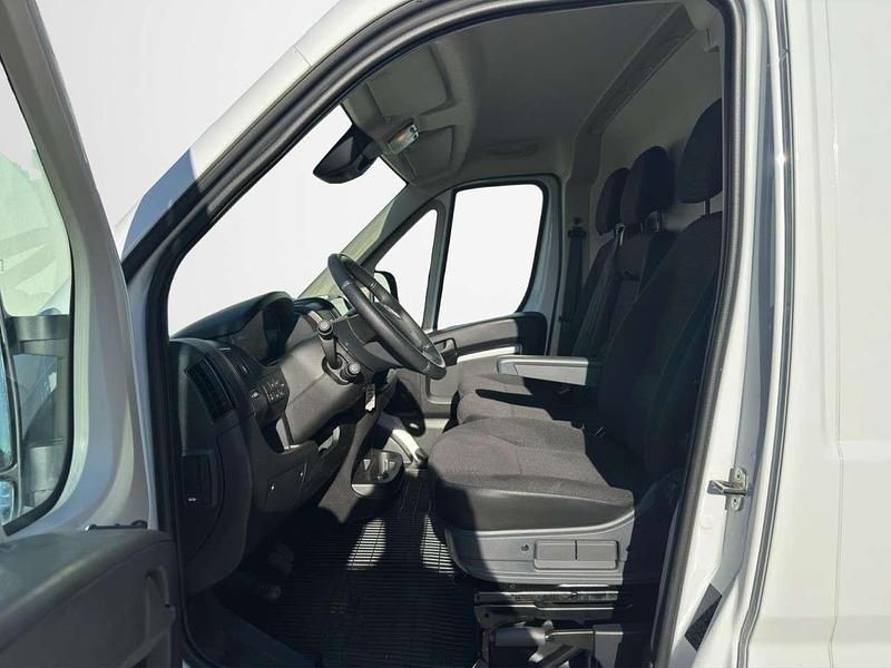 Gebraucht Fiat Ducato 140 PS (102 kW) 2023 Colore esterno weiß pastell Van