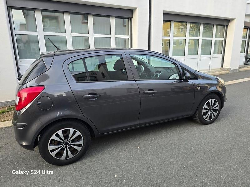 Gebraucht Opel Corsa 87 PS (63 kW) 2011 Grau Kleinwagen