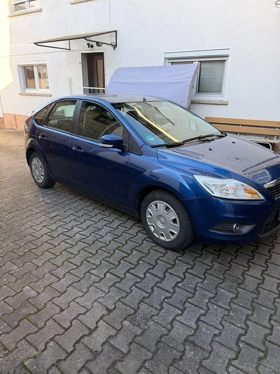Używany Ford Focus 101 KM (74 kW) 2009 Niebieski Sedan/Limuzyna