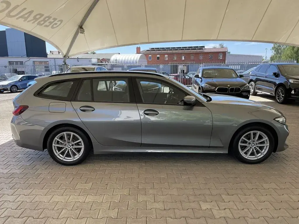 Gebraucht BMW 318 Efficient Dynamics 150 PS (110 kW) 2023 Grau Kombi
