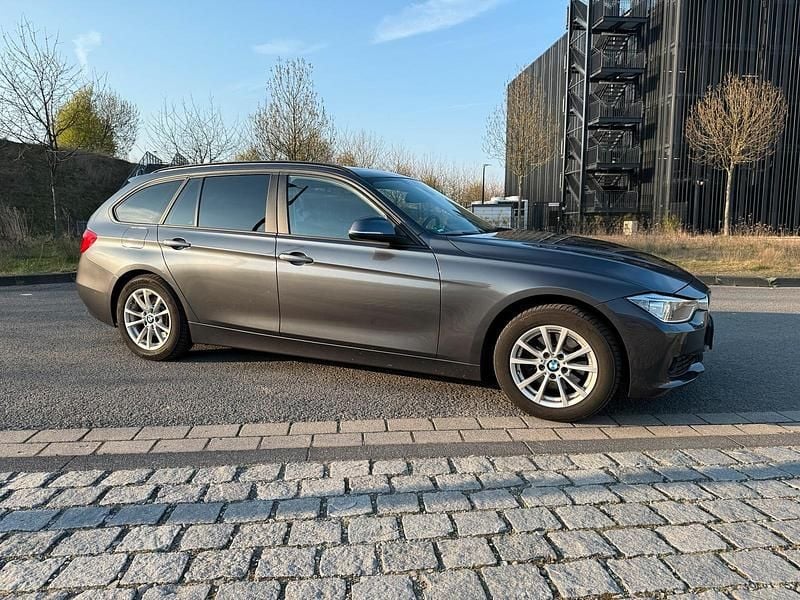 Gebraucht BMW 320 184 PS (135 kW) 2014 Grau Kombi