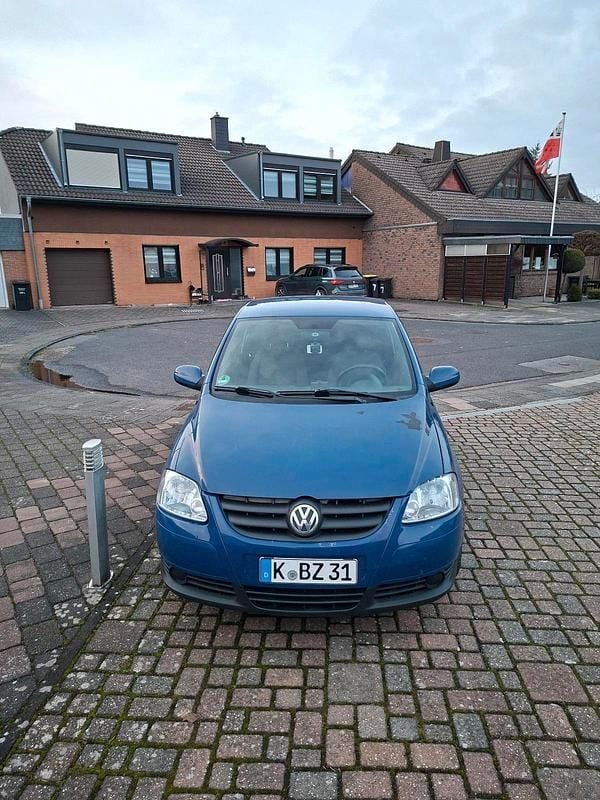Gebraucht VW Fox 54 PS (39 kW) 2009 Blau Kleinwagen